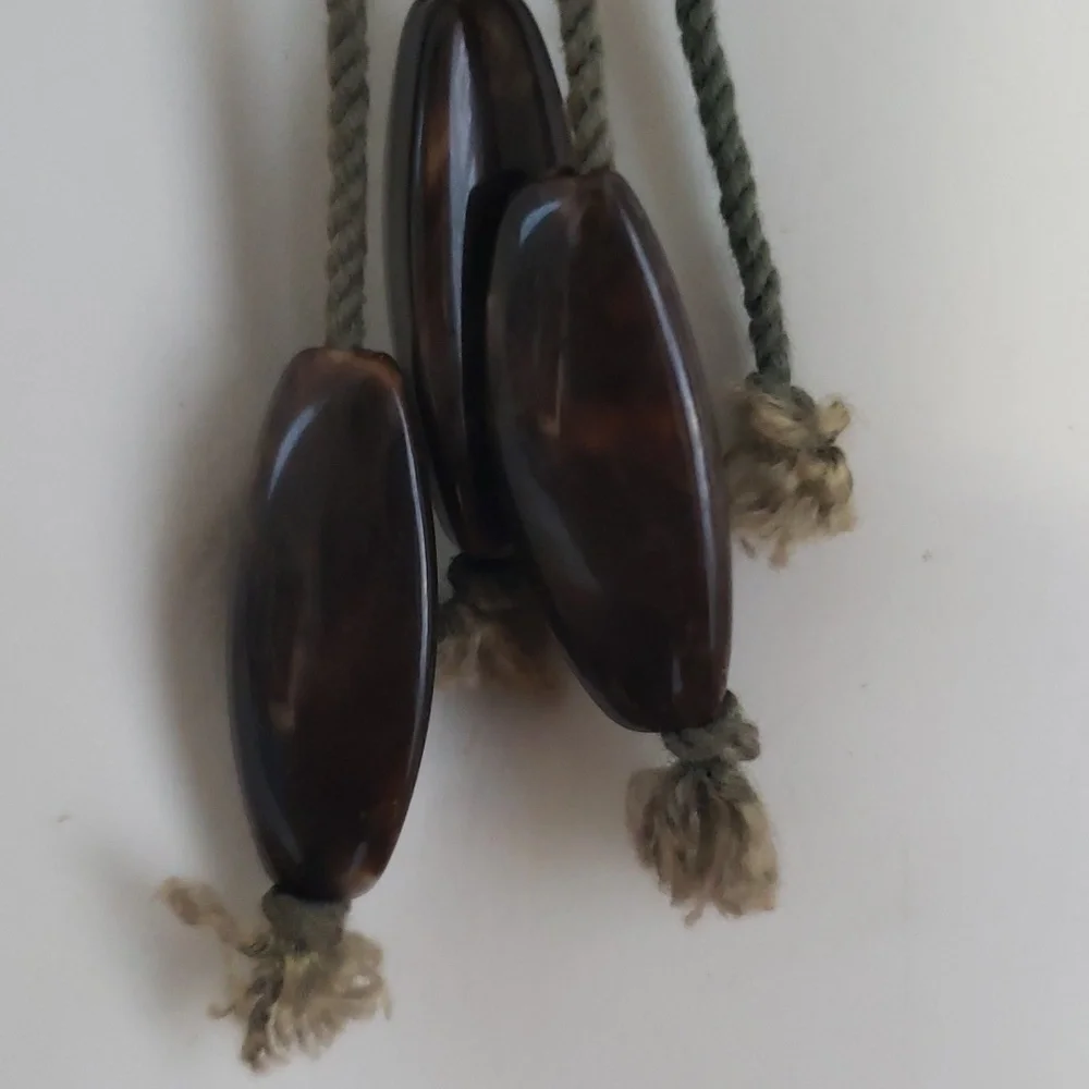 Elegant Tan and Black Beaded Belt - Picture 11 of 15